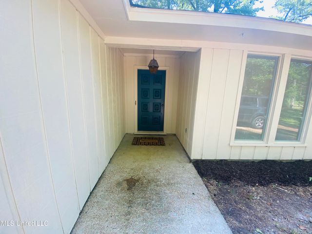 763 S Springlake Circle, Terry, MS 39170