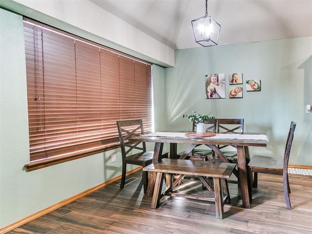 913 N Kirk Way, Mustang, OK 73064