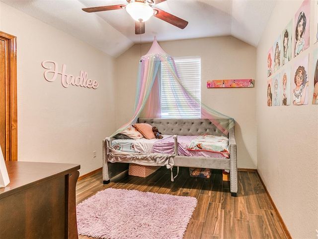 913 N Kirk Way, Mustang, OK 73064