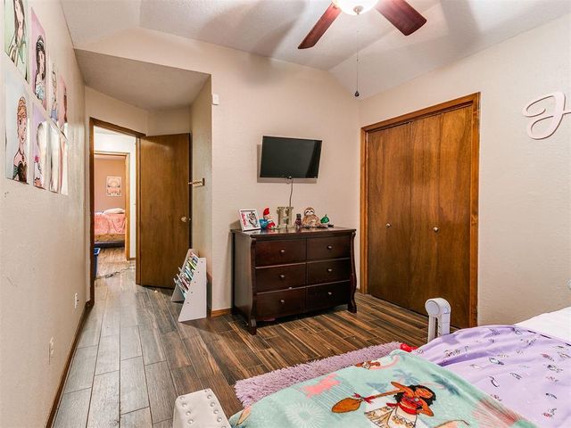 913 N Kirk Way, Mustang, OK 73064