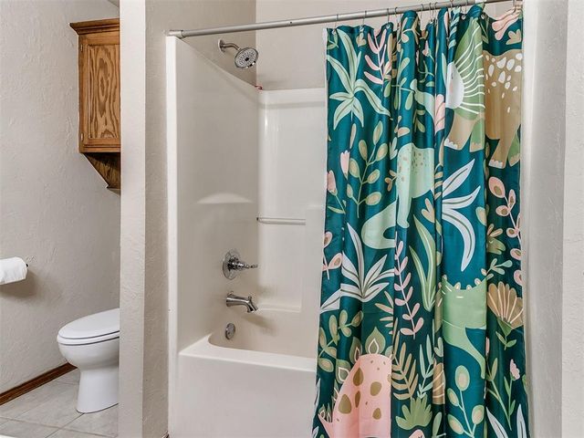 913 N Kirk Way, Mustang, OK 73064