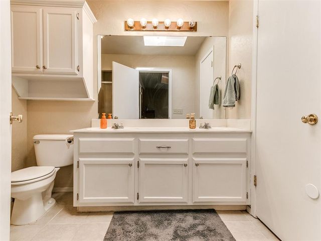 913 N Kirk Way, Mustang, OK 73064