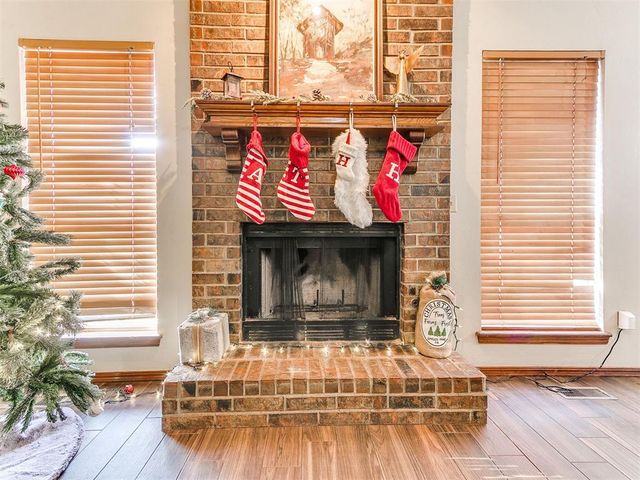 913 N Kirk Way, Mustang, OK 73064