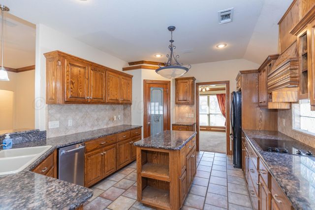 7810 OAKVIEW Drive, Amarillo, TX 79119