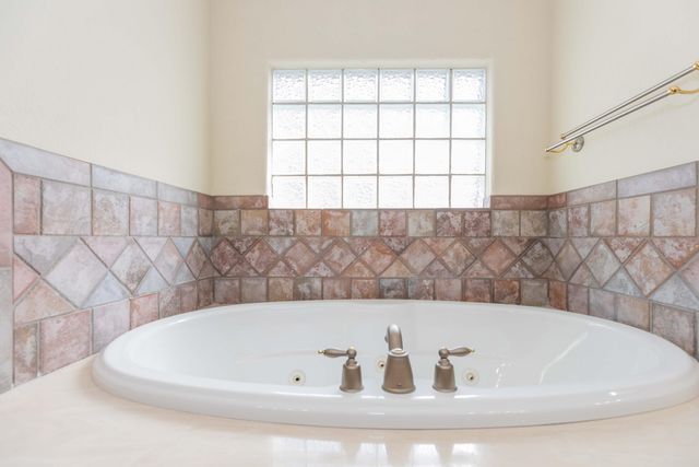 7810 OAKVIEW Drive, Amarillo, TX 79119