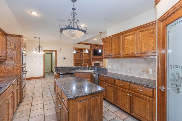 7810 OAKVIEW Drive, Amarillo, TX 79119