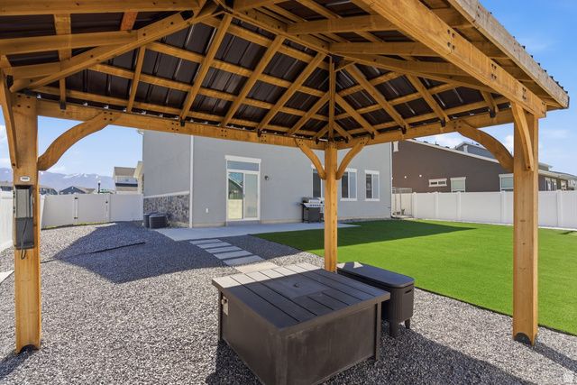 3458 S GRAY PINE LN, Syracuse, UT 84075