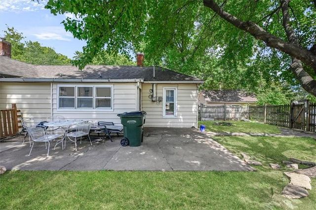 1011 9th Avenue, Leavenworth, KS 66048