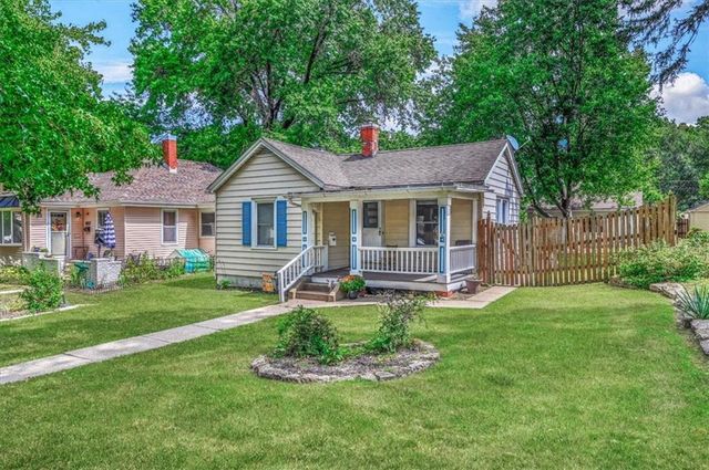 1011 9th Avenue, Leavenworth, KS 66048