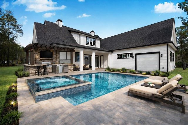 8732 Nathan Drive, Waller, TX 77484