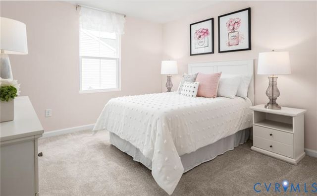 7 Hackberry Dr, Petersburg, VA 23803