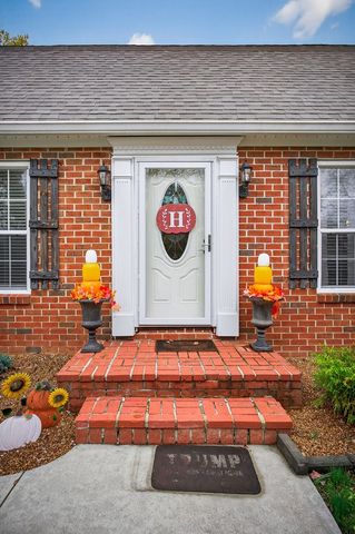 115 Sunset Dr, Livingston, TN 38570