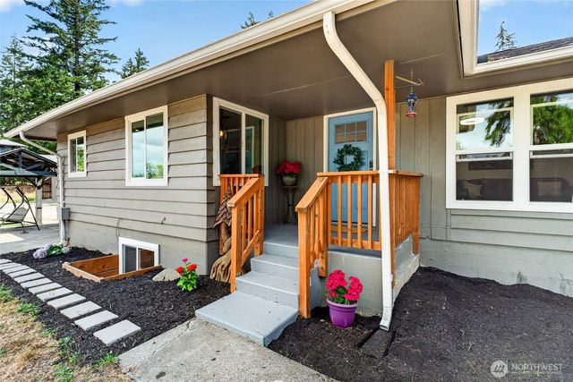 39611 62nd Avenue E, Eatonville, WA 98328