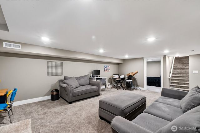 39611 62nd Avenue E, Eatonville, WA 98328