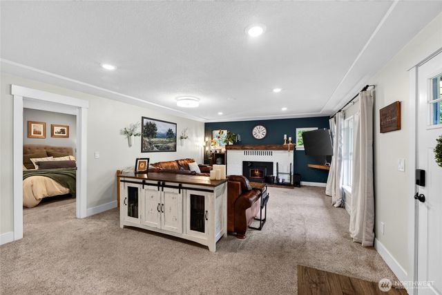 39611 62nd Avenue E, Eatonville, WA 98328