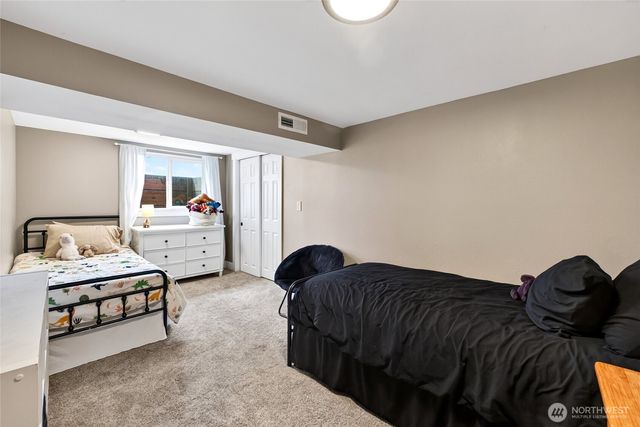 39611 62nd Avenue E, Eatonville, WA 98328