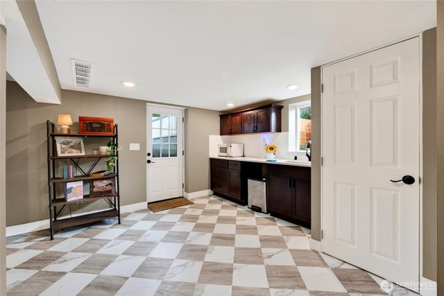 39611 62nd Avenue E, Eatonville, WA 98328