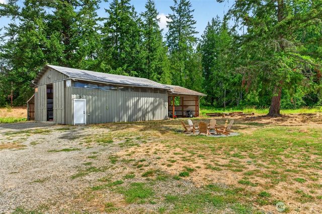 39611 62nd Avenue E, Eatonville, WA 98328