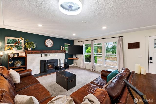 39611 62nd Avenue E, Eatonville, WA 98328