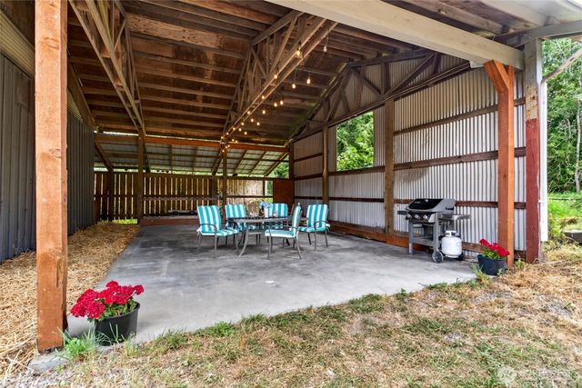 39611 62nd Avenue E, Eatonville, WA 98328