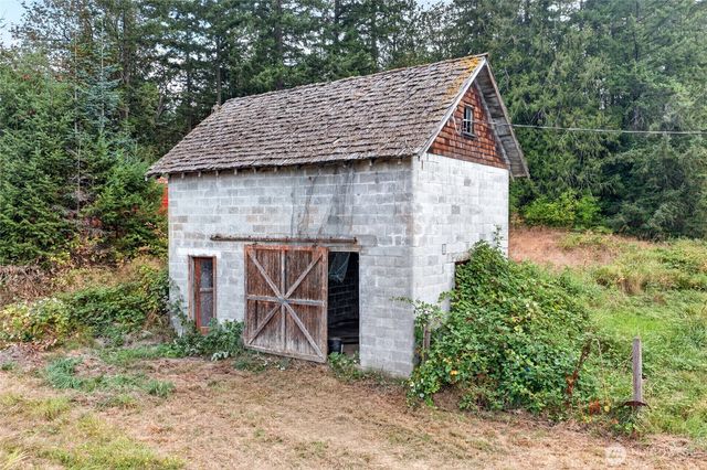 39611 62nd Avenue E, Eatonville, WA 98328