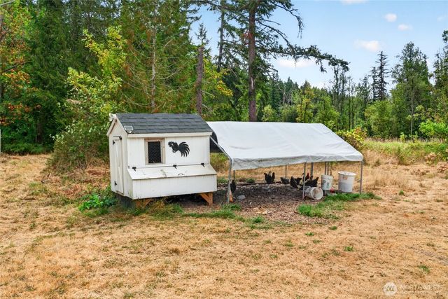 39611 62nd Avenue E, Eatonville, WA 98328