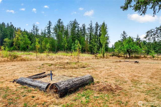 39611 62nd Avenue E, Eatonville, WA 98328