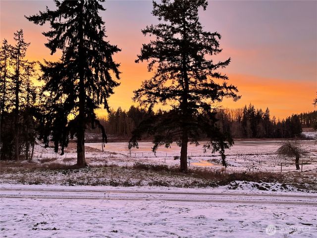 39611 62nd Avenue E, Eatonville, WA 98328