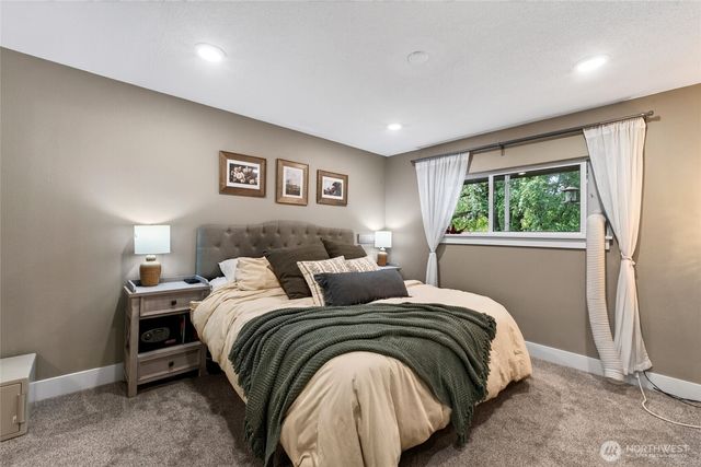 39611 62nd Avenue E, Eatonville, WA 98328