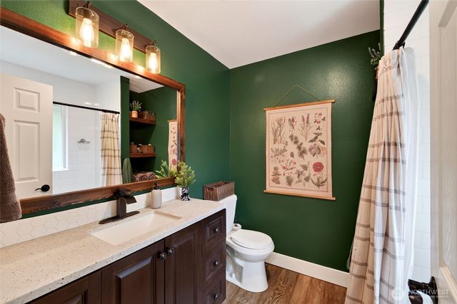 39611 62nd Avenue E, Eatonville, WA 98328