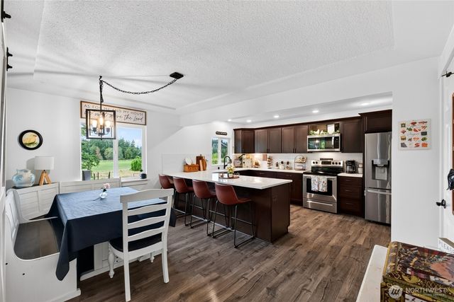 39611 62nd Avenue E, Eatonville, WA 98328