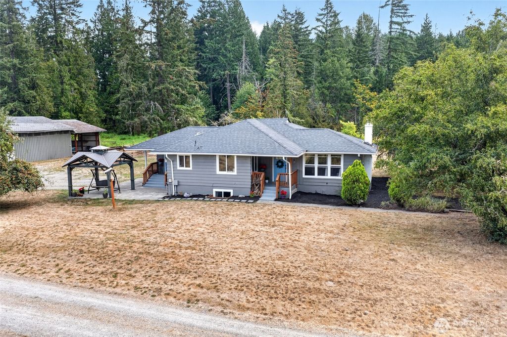 39611 62nd Avenue E, Eatonville, WA 98328