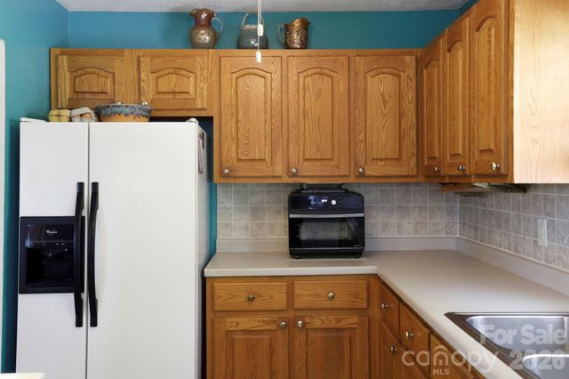 658 Enka Lake Road, Candler, NC 28715