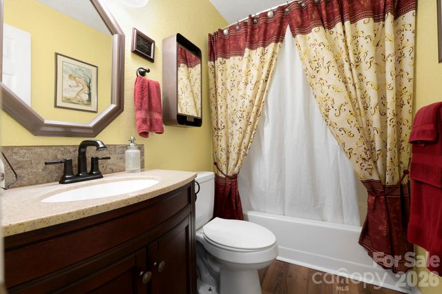 658 Enka Lake Road, Candler, NC 28715