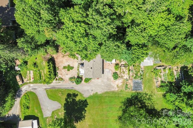 658 Enka Lake Road, Candler, NC 28715