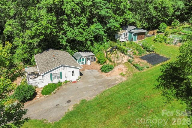 658 Enka Lake Road, Candler, NC 28715