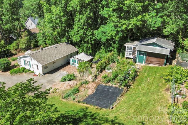 658 Enka Lake Road, Candler, NC 28715
