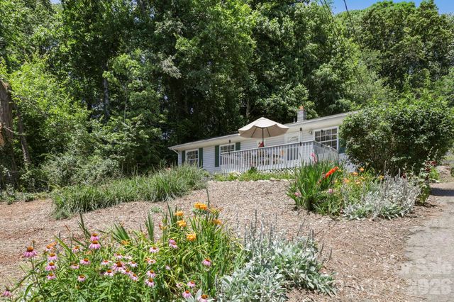 658 Enka Lake Road, Candler, NC 28715