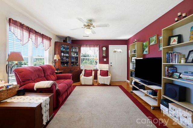 658 Enka Lake Road, Candler, NC 28715