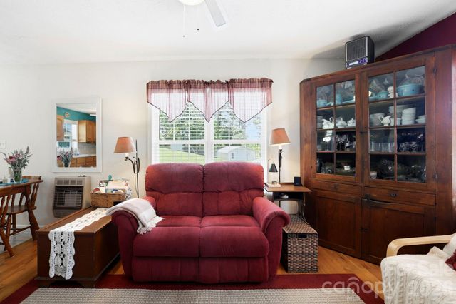 658 Enka Lake Road, Candler, NC 28715