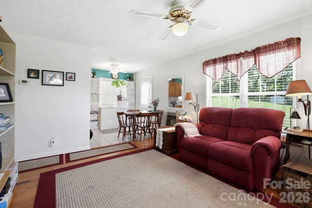 658 Enka Lake Road, Candler, NC 28715