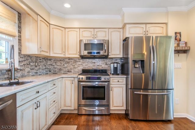 3 Knoll Rd, Fairfield Twp., NJ 07004