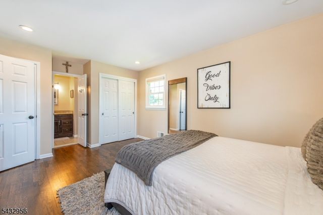 3 Knoll Rd, Fairfield Twp., NJ 07004