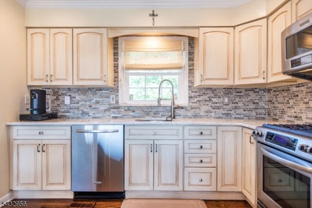 3 Knoll Rd, Fairfield Twp., NJ 07004