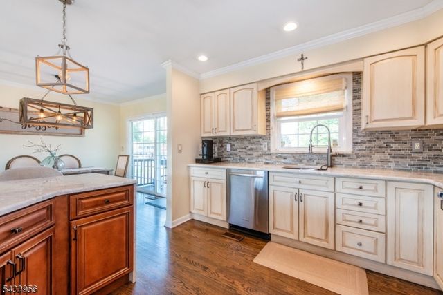 3 Knoll Rd, Fairfield Twp., NJ 07004