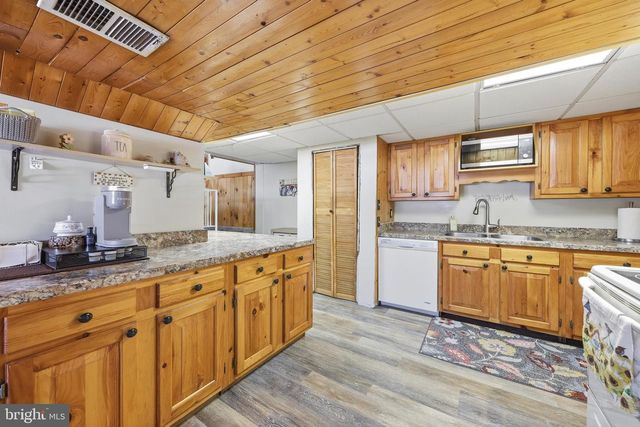 55 PLYMOUTH RD, Hammonton, NJ 08037