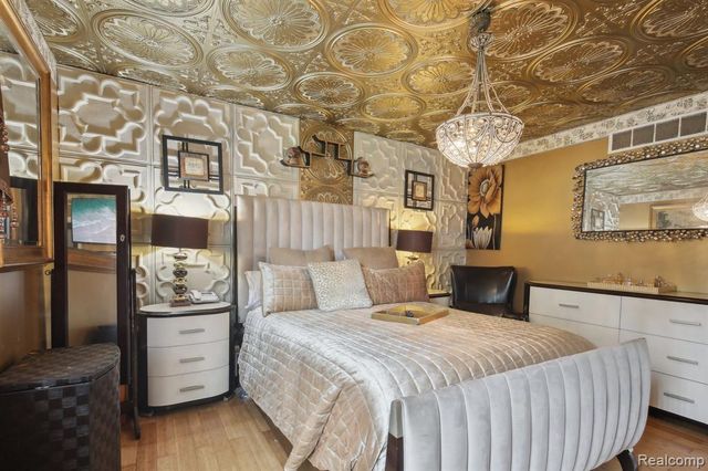 8286 Westminster Avenue, Warren, MI 48089