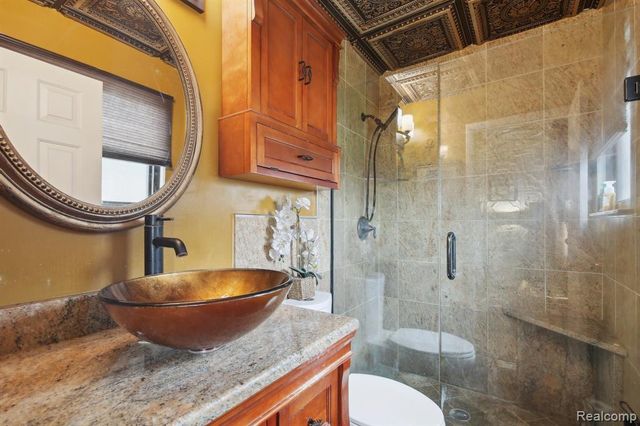 8286 Westminster Avenue, Warren, MI 48089