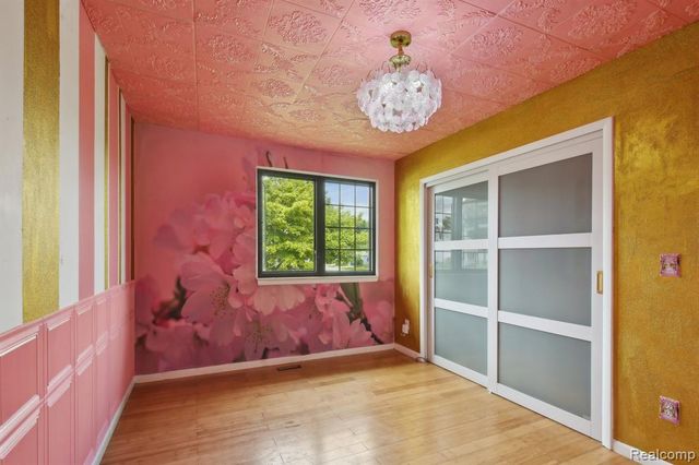 8286 Westminster Avenue, Warren, MI 48089