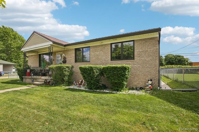 8286 Westminster Avenue, Warren, MI 48089